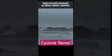 Cyclone Remal Landfall #disaster #remalcyclone #viral #shorts
