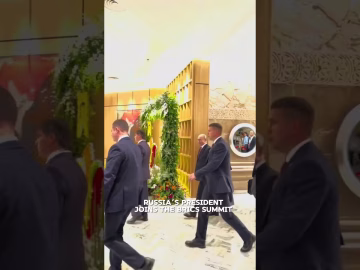 PUTIN ARRIVES IN INDIA